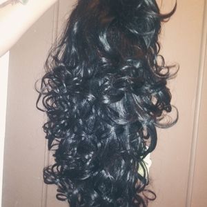 Black curly wig